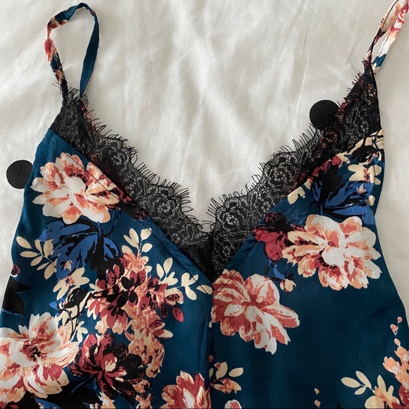 New! Lily White | Emerald Green Lacey Tank Top - Picture 3 of 7